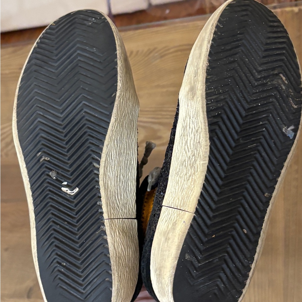 Golden Goose Black and Gold Sneakers - Picture 4 of 8